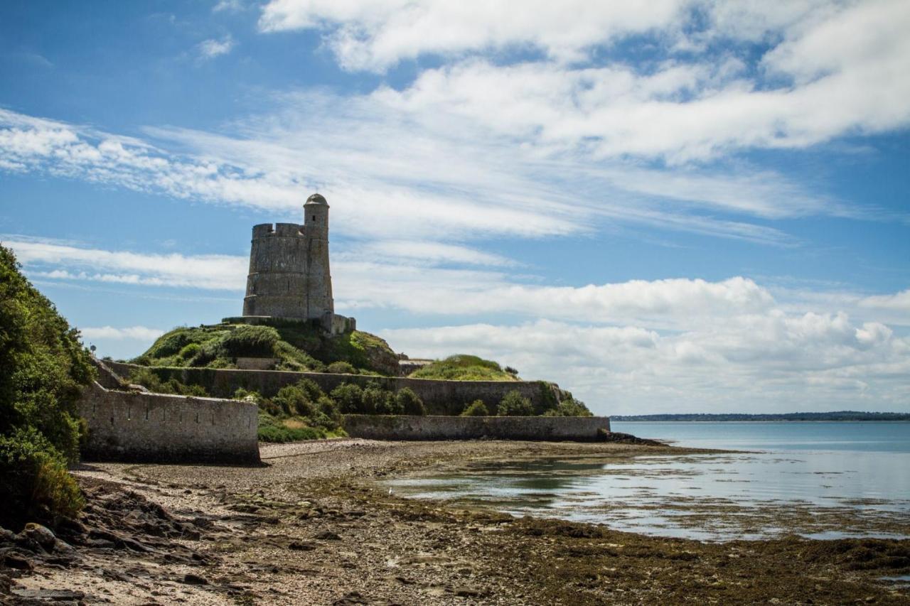 Maison Normande Proche De La Mer Et Des Commodites Villa Quettehou Exteriör bild