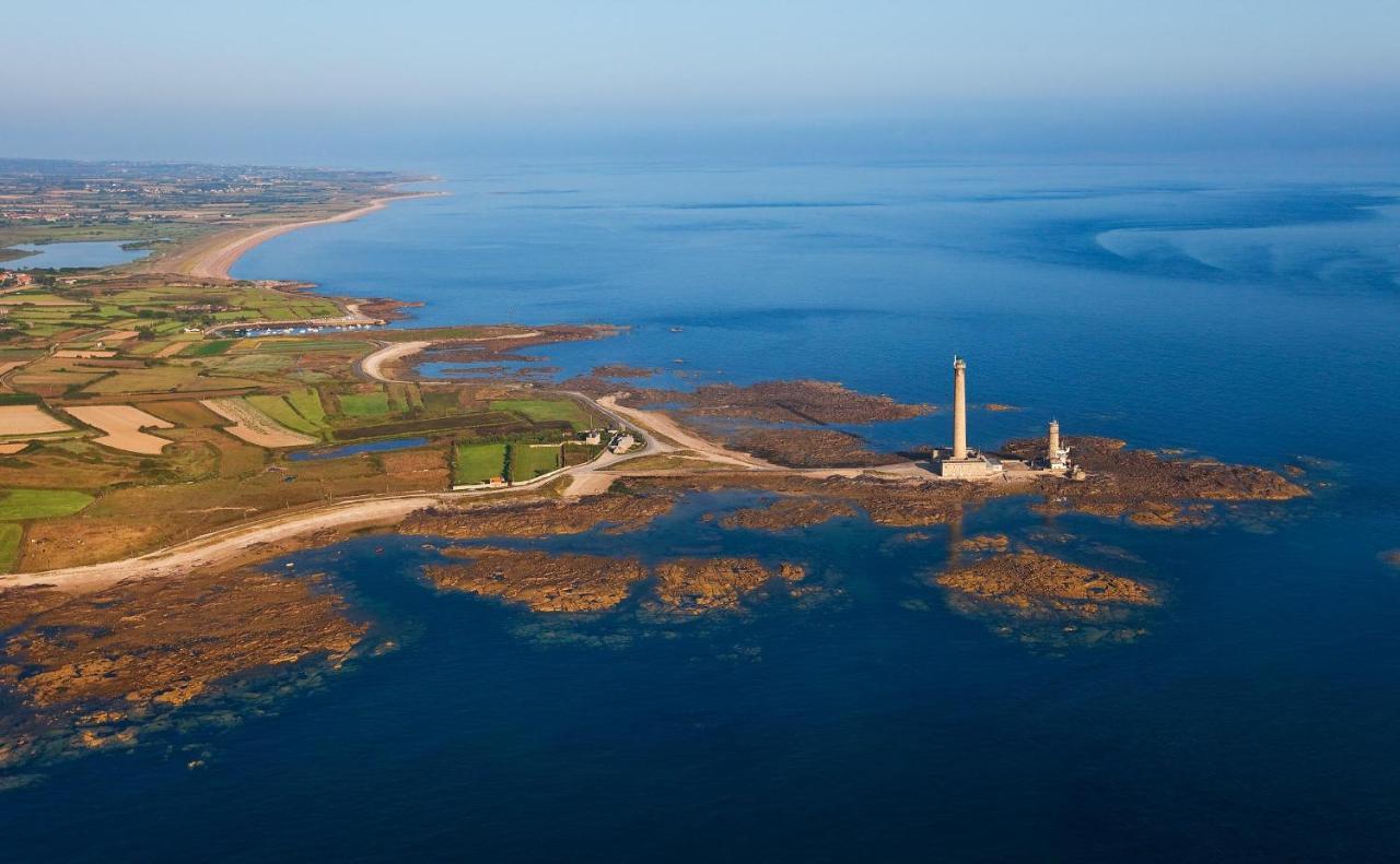 Maison Normande Proche De La Mer Et Des Commodites Villa Quettehou Exteriör bild